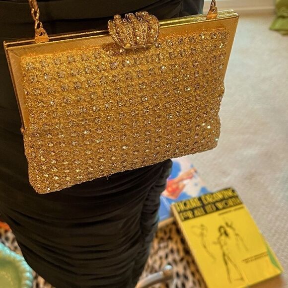 ♥️ Mid century rhinestone evening purse gold lamé beneath Swarovski Crystals!